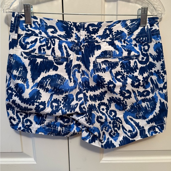 Lily Pulitzer Callahan Blue and White Patterned Women's Shorts - Picture 2 of 4
